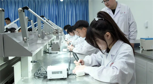 初中生可以學習口腔醫學專業嗎？